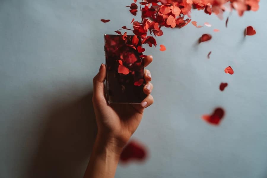 Deslizar sin parar: por qué la búsqueda del amor se convierte en un maratón emocional